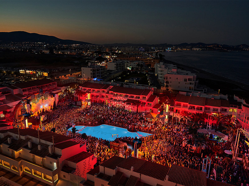 Ushuaïa Ibiza Beach Hotel 10