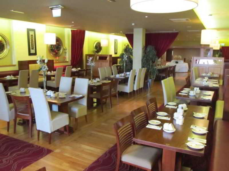 Raheen Woods Hotel 3