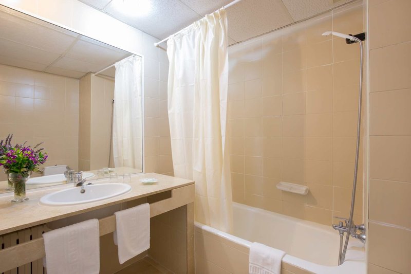 Tora 17 - Bathroom Example