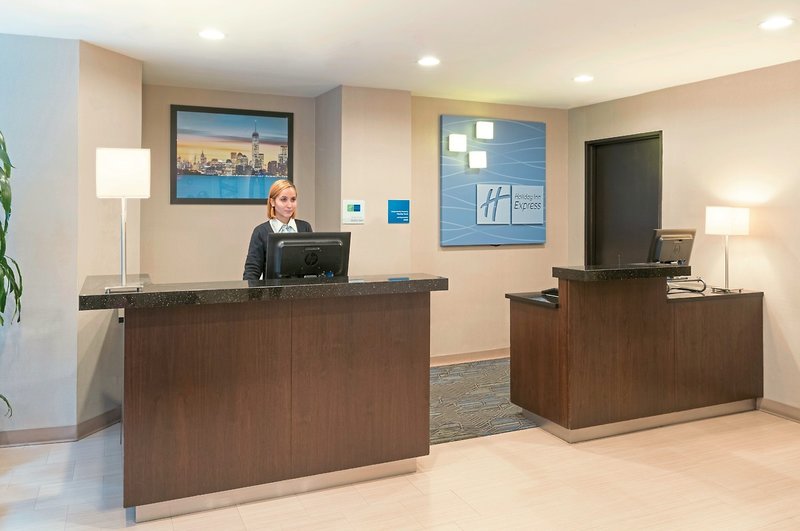 Holiday Inn Express Wall Street 1