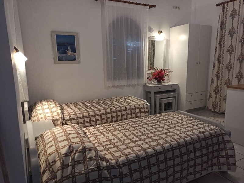 Ancient Thera Studios & Restaurant 20