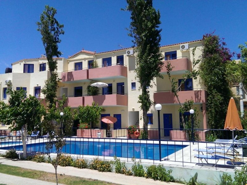 Leonidas Studios & Appartments 3 - Exterior