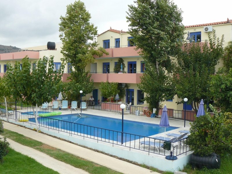 Leonidas Studios & Appartments 4 - Exterior