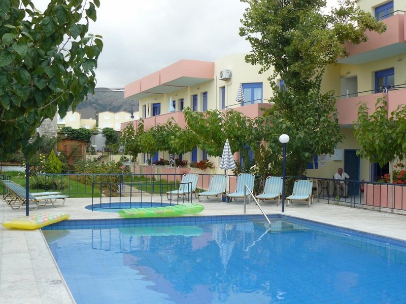 Leonidas Studios & Appartments 10 - Outdoor Pool