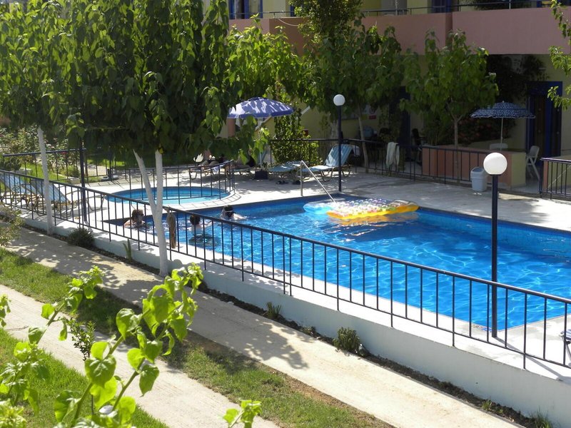 Leonidas Studios & Appartments 14 - Outdoor Pool