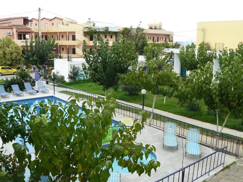 Leonidas Studios & Appartments 17 - Outdoor Pool
