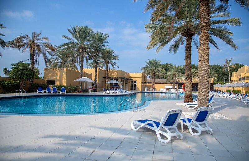 Al Hamra Village Hotel 4