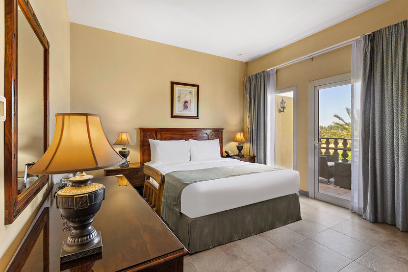 Al Hamra Village Hotel 28