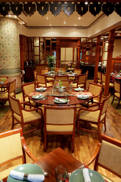 Cinnamon Lakeside Colombo  16