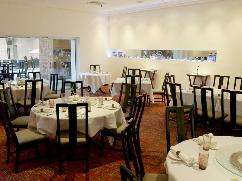 Cinnamon Lakeside Colombo  19