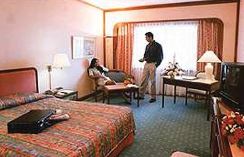 Cinnamon Lakeside Colombo  15