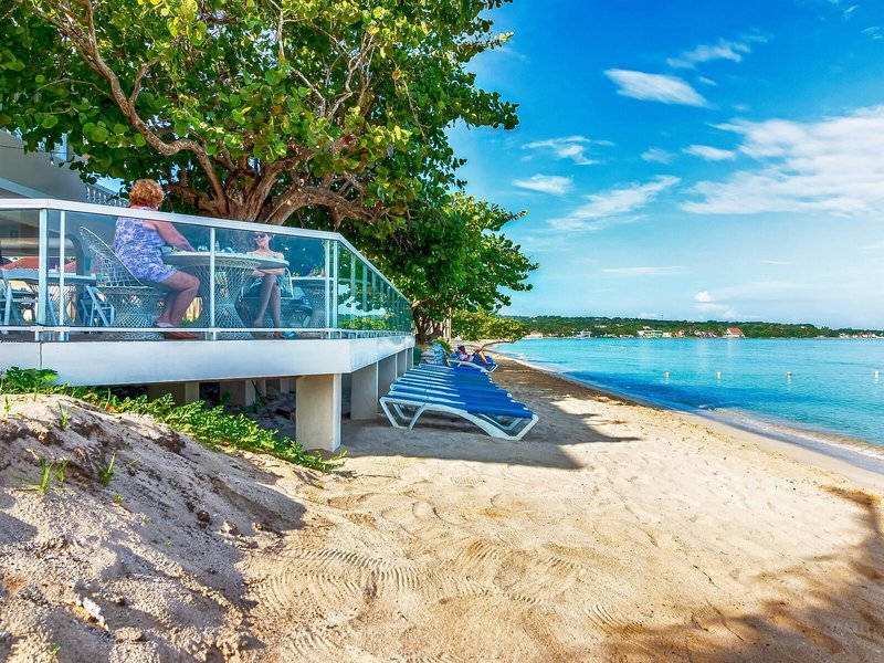 Travellers Beach Resort 8