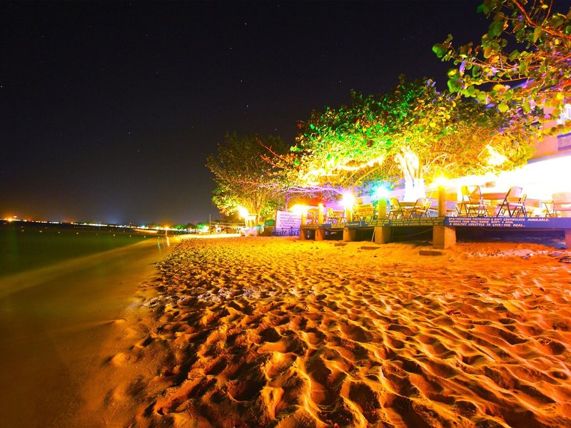 Travellers Beach Resort 10