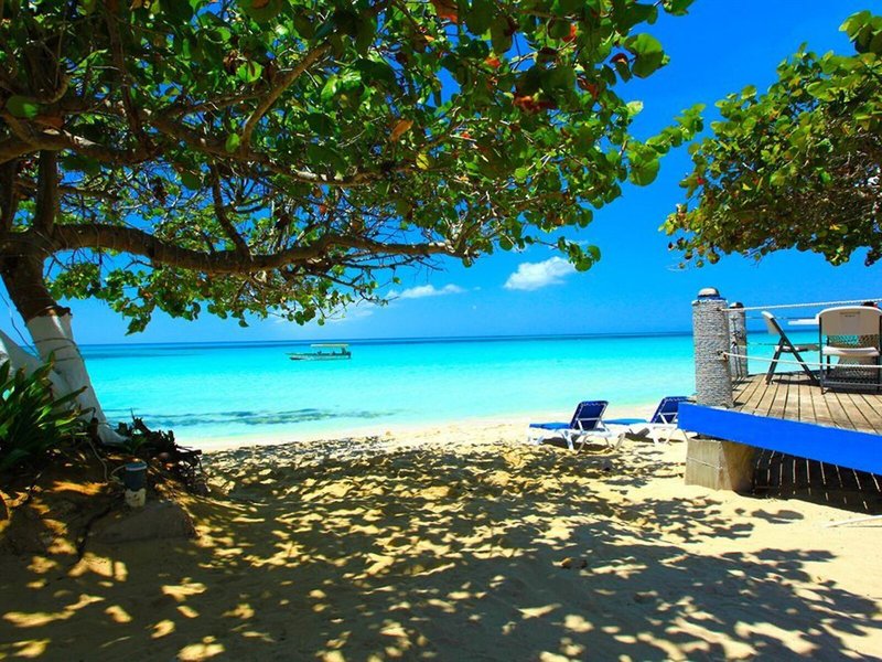 Travellers Beach Resort 11