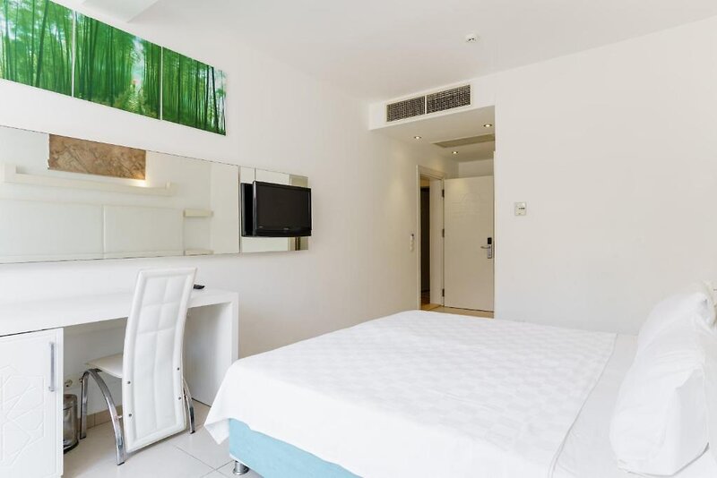 Costa Luvi Hotel 8