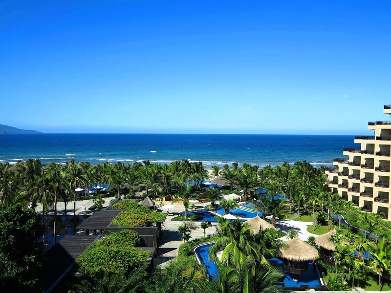 Crowne Plaza Danang 6