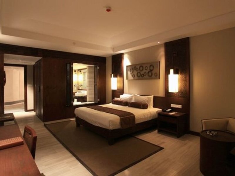 Crowne Plaza Danang 18