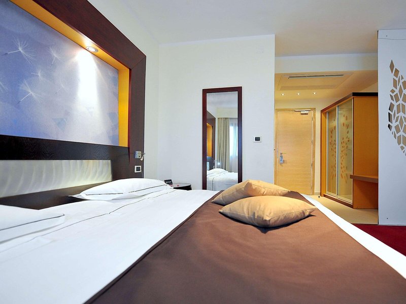 Mercure Olbia 36