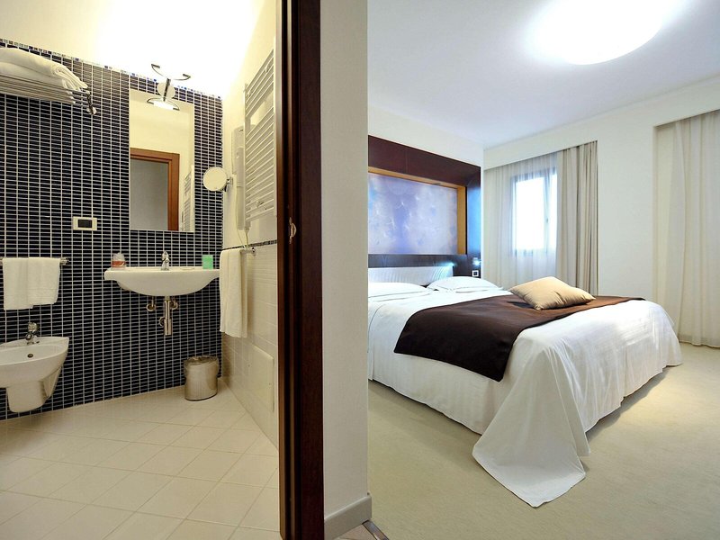 Mercure Olbia 49
