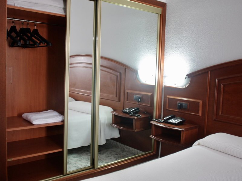 Park Plaza & Tropical - Tropical 17