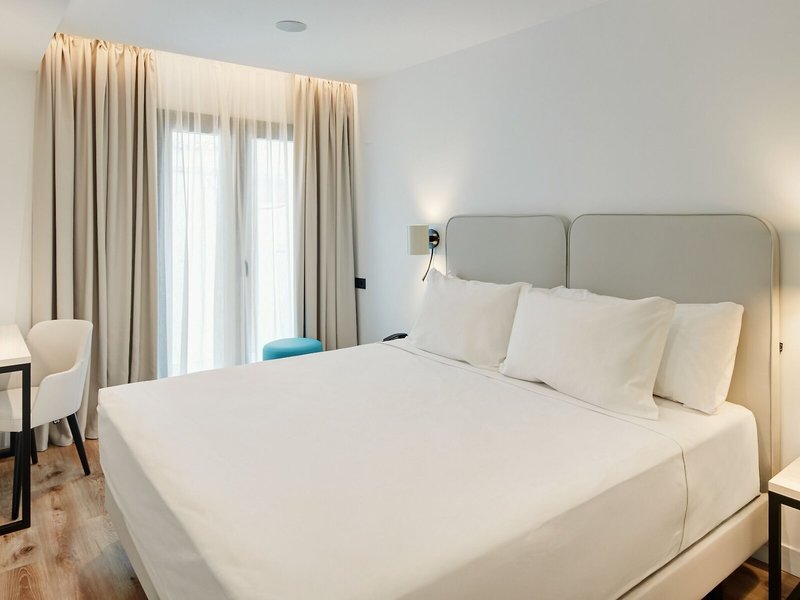 Cruz del Mar 19 - Room Example
