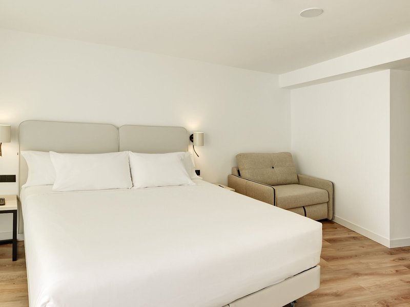 Cruz del Mar 34 - Room Example