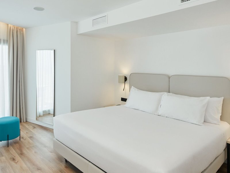 Cruz del Mar 36 - Room Example