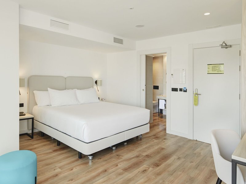 Cruz del Mar 37 - Room Example