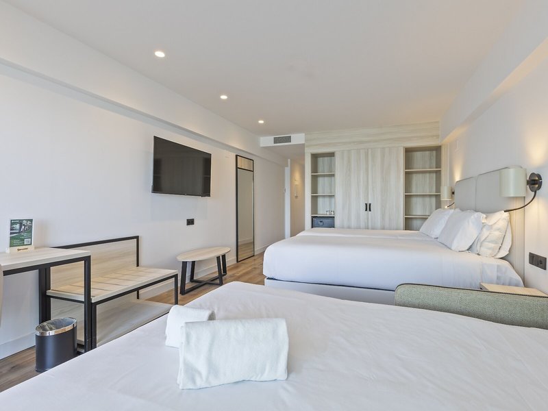 Cruz del Mar 38 - Room Example