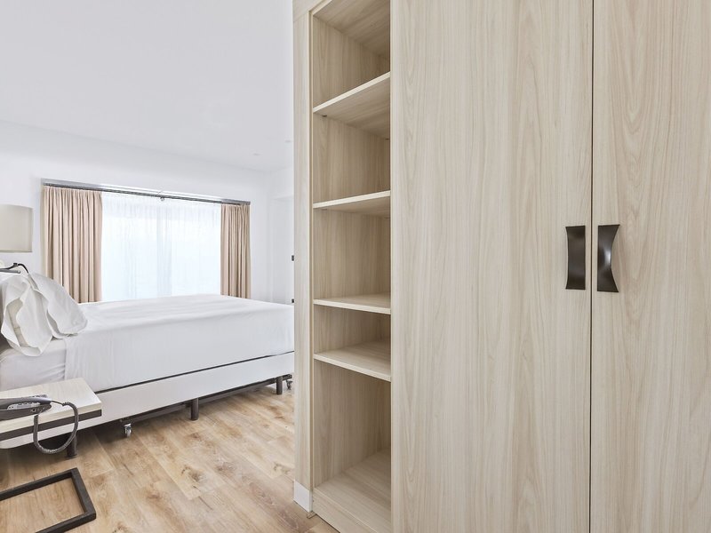 Cruz del Mar 42 - Room Example