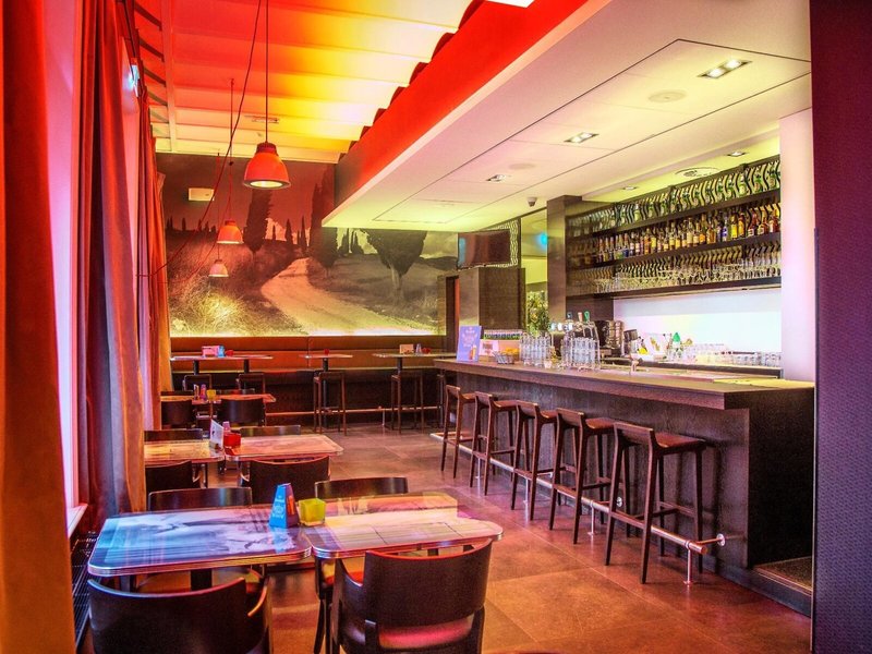 The Manor Amsterdam 6