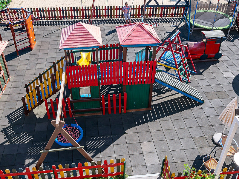 Peridis Family Resort 8