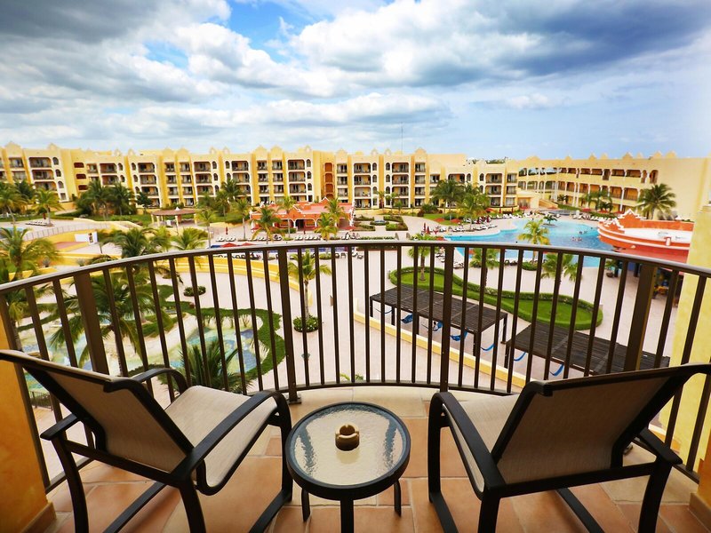 The Royal Haciendas All Suites Resort & Spa 2