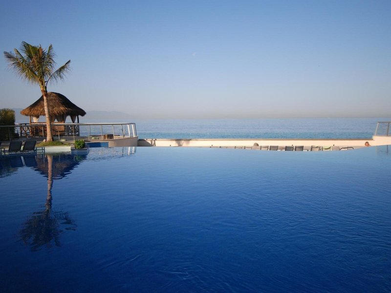 Sunset Plaza Beach Resort & Spa