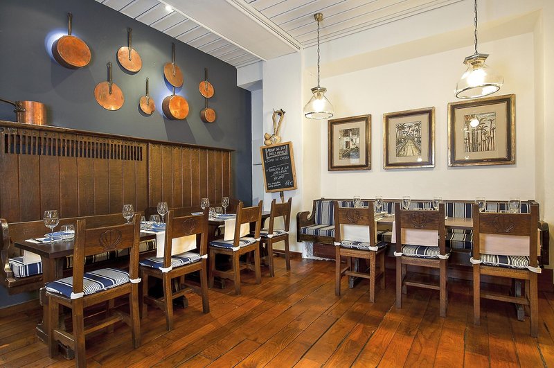 Parador Hostal Dos Reis Catolicos Santiago de Compostela 10