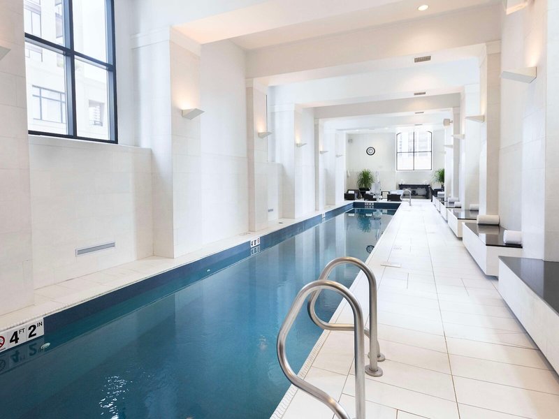 Waldorf Astoria Chicago 7