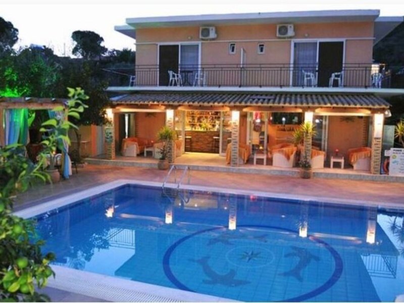 Makis Apartments Moraitika 17