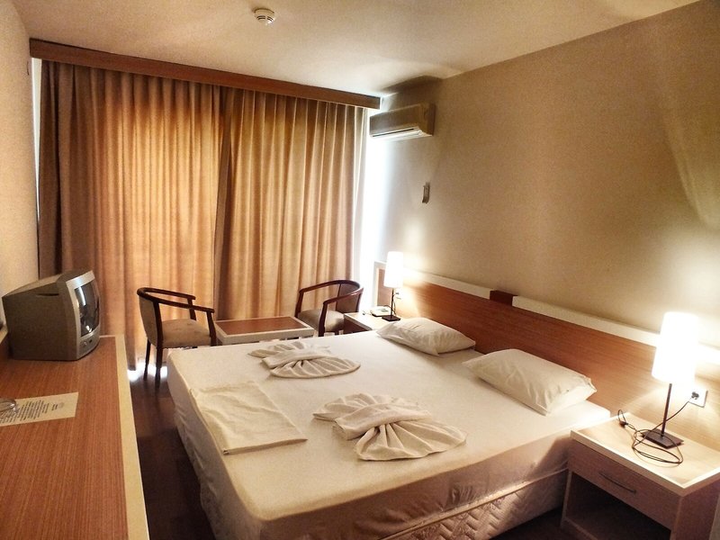 Tuntas Beach Hotel Altinkum 40