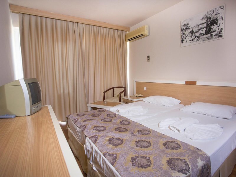 Tuntas Beach Hotel Altinkum 46