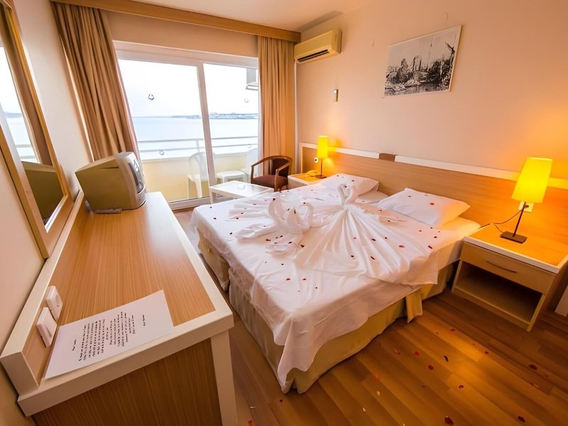 Tuntas Beach Hotel Altinkum 47