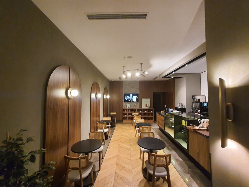 Edition Old City Boutique Hotel 6