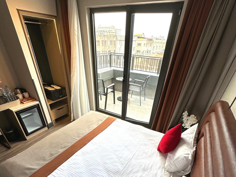 Edition Old City Boutique Hotel 11