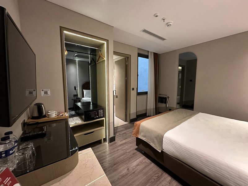 Edition Old City Boutique Hotel 14
