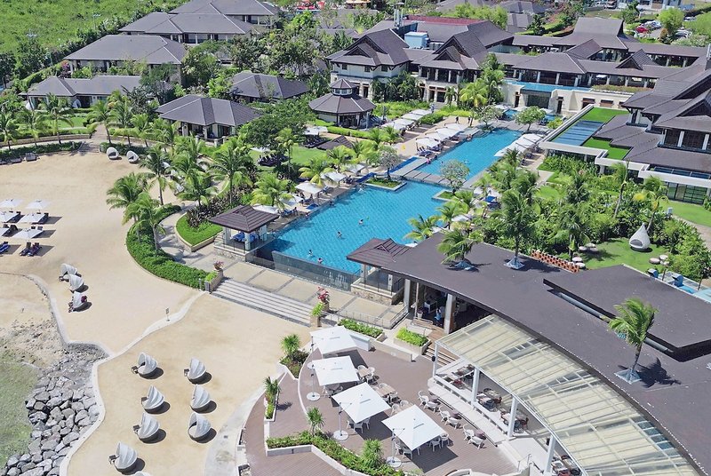 Crimson Resort & Spa 1
