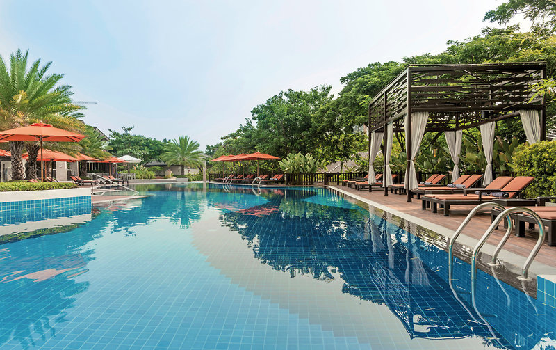 Crimson Resort & Spa 10