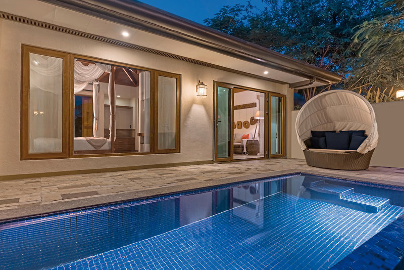 Crimson Resort & Spa 11