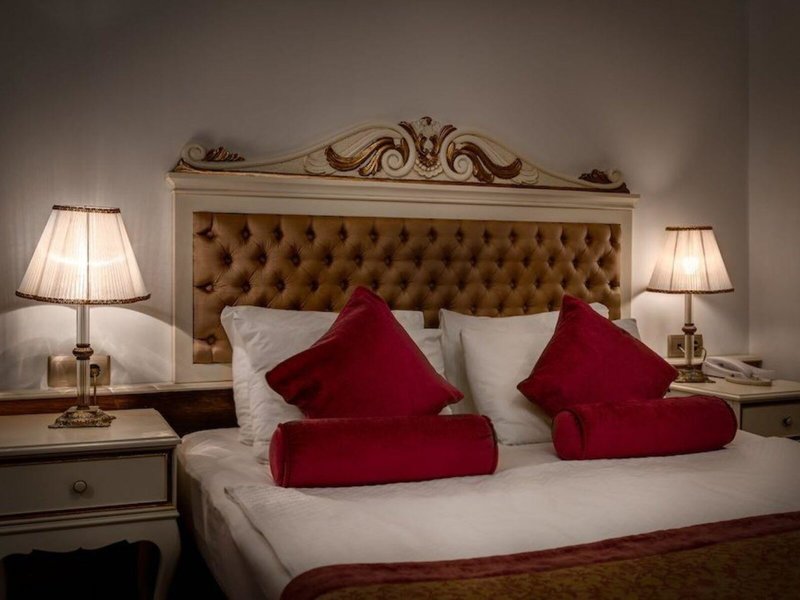 Tuvana 44