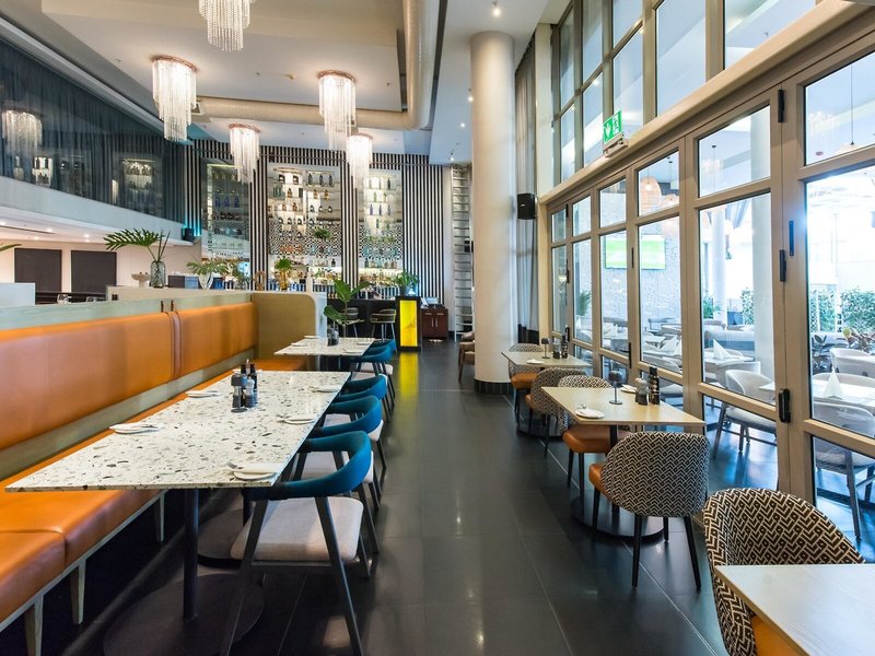 DoubleTree by Hilton Hotel Cape Town - Upper East Side 10