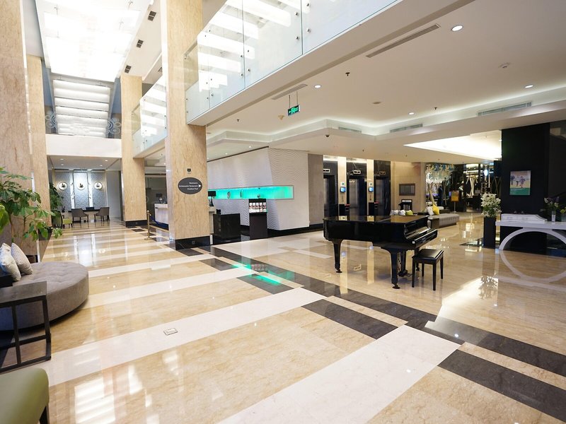 Holiday Inn Bandung Pasteur 1