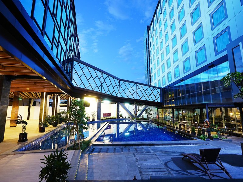 Holiday Inn Bandung Pasteur 4